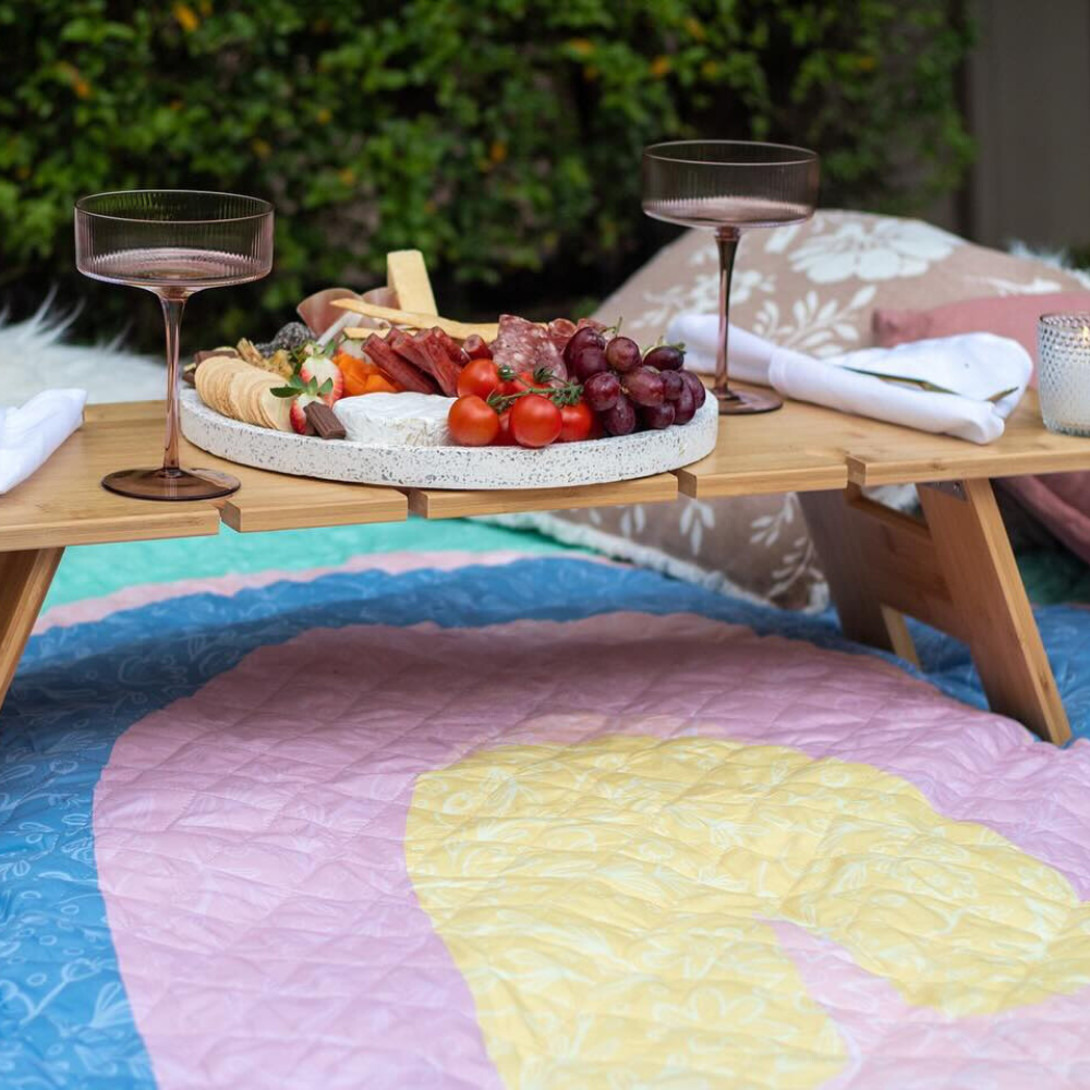 Large round picnic camu rug