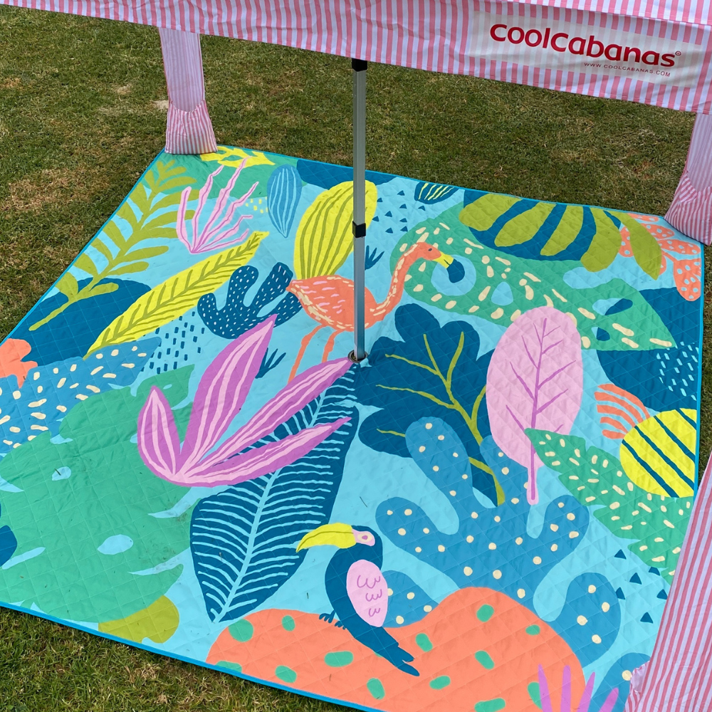 umbrella hole in large family sized picnic blanket